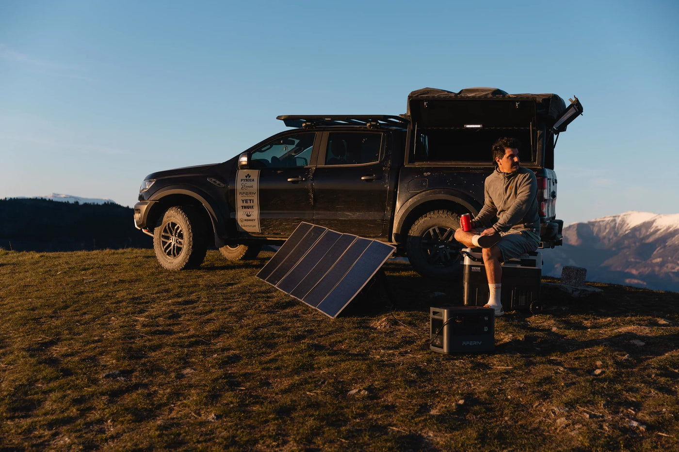 A fully equipped mountain escape with coffee, cooking and reliable solar charging from the AFERIY P280.